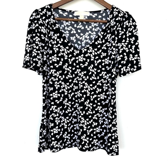 Michael Kors  jersey knit top with a v-neckline and short sleeves - Picture 1 of 10